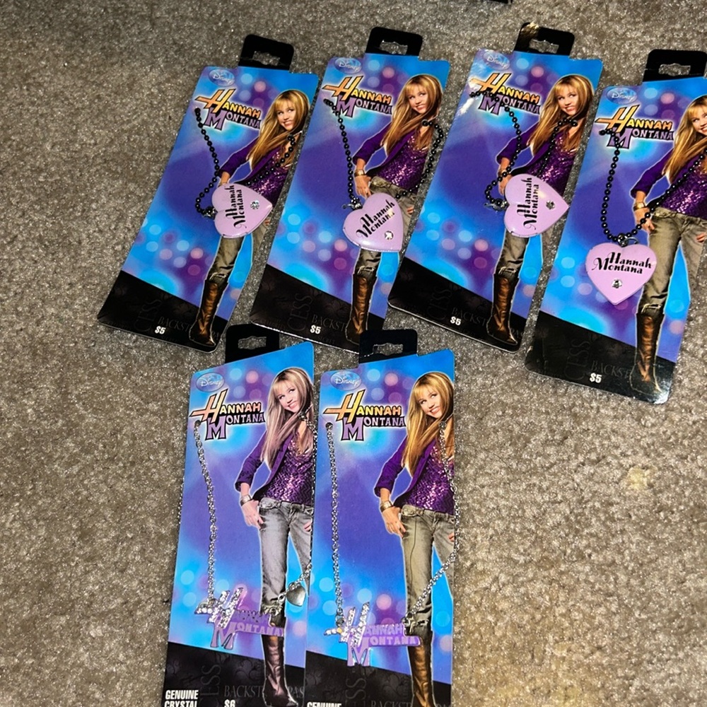 Hanna Montana bundle🤯